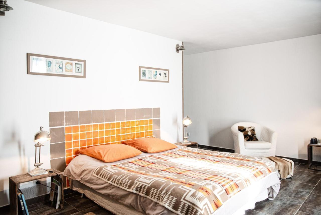 Mas De Bouvet En Camargue Bed and Breakfast Albaron Exteriör bild